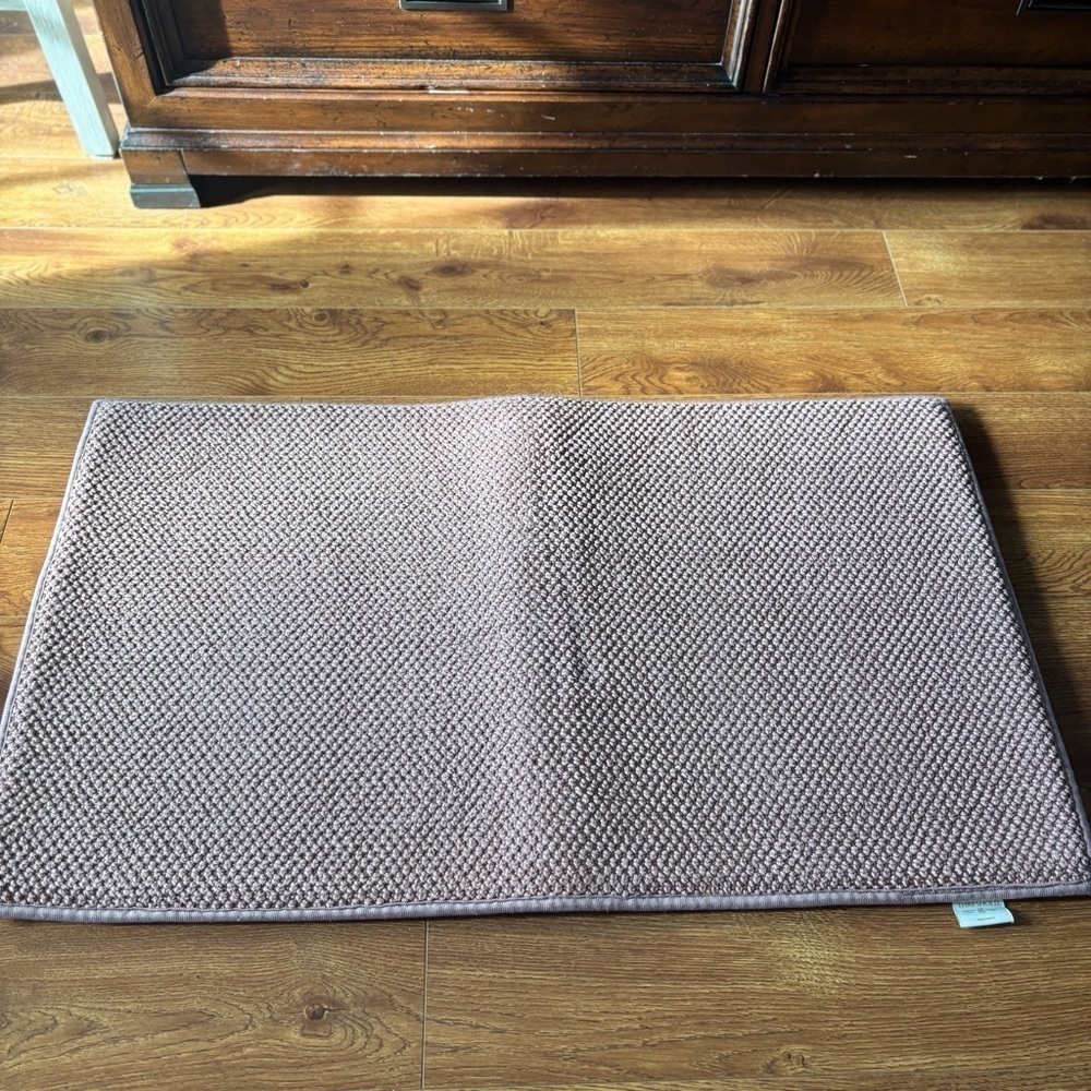 Memory Foam Bath Mat with Diamond Texture - pink